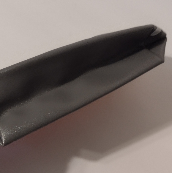 Minnie Mouse Polka Dot Wristlet Travel Toiletry Bag - Picture 4 of 11